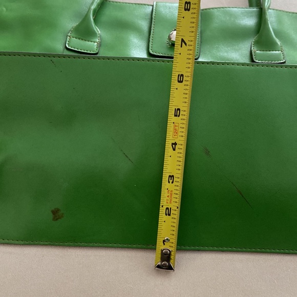 Emillie M Green Tote with Compartments - Picture 4 of 8